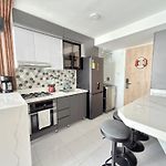 Exclusive 3 Bedroom Apartment - Sunset 47