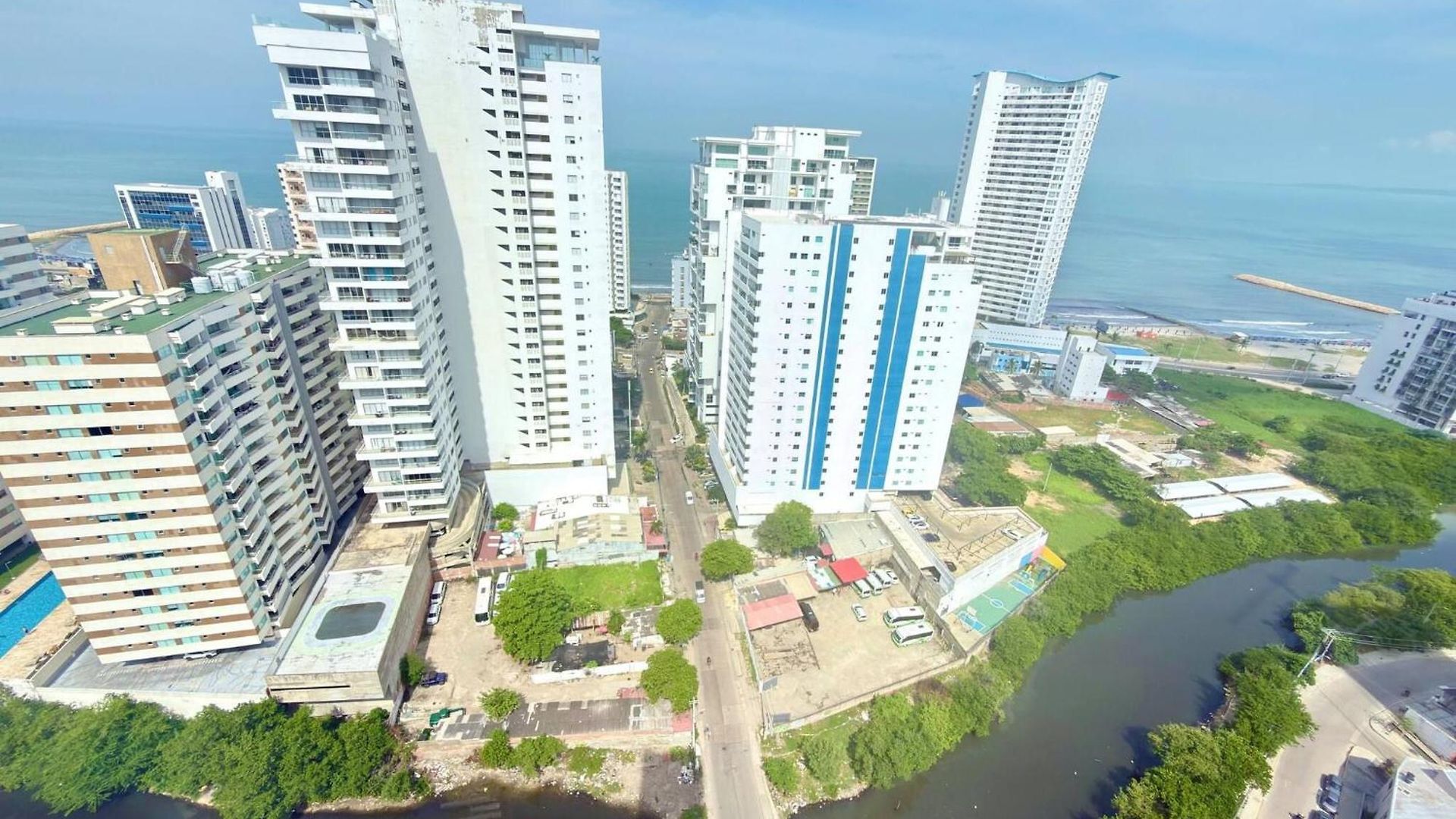 Exclusive 3 Bedroom - Sunset 47 *